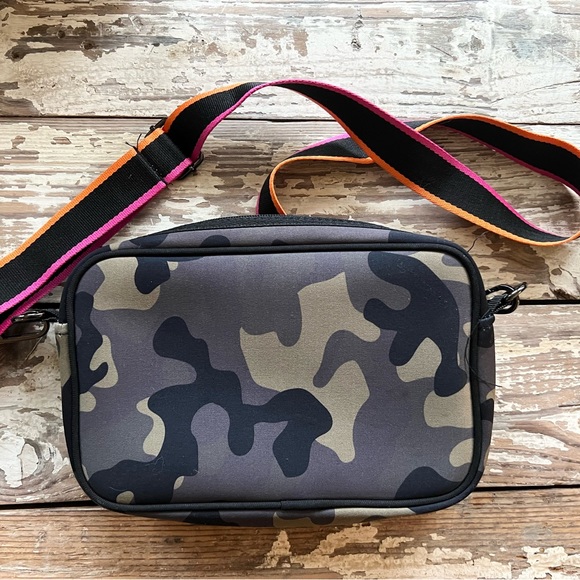 Neoprene Camo Crossbody Purse - Picture 2 of 4